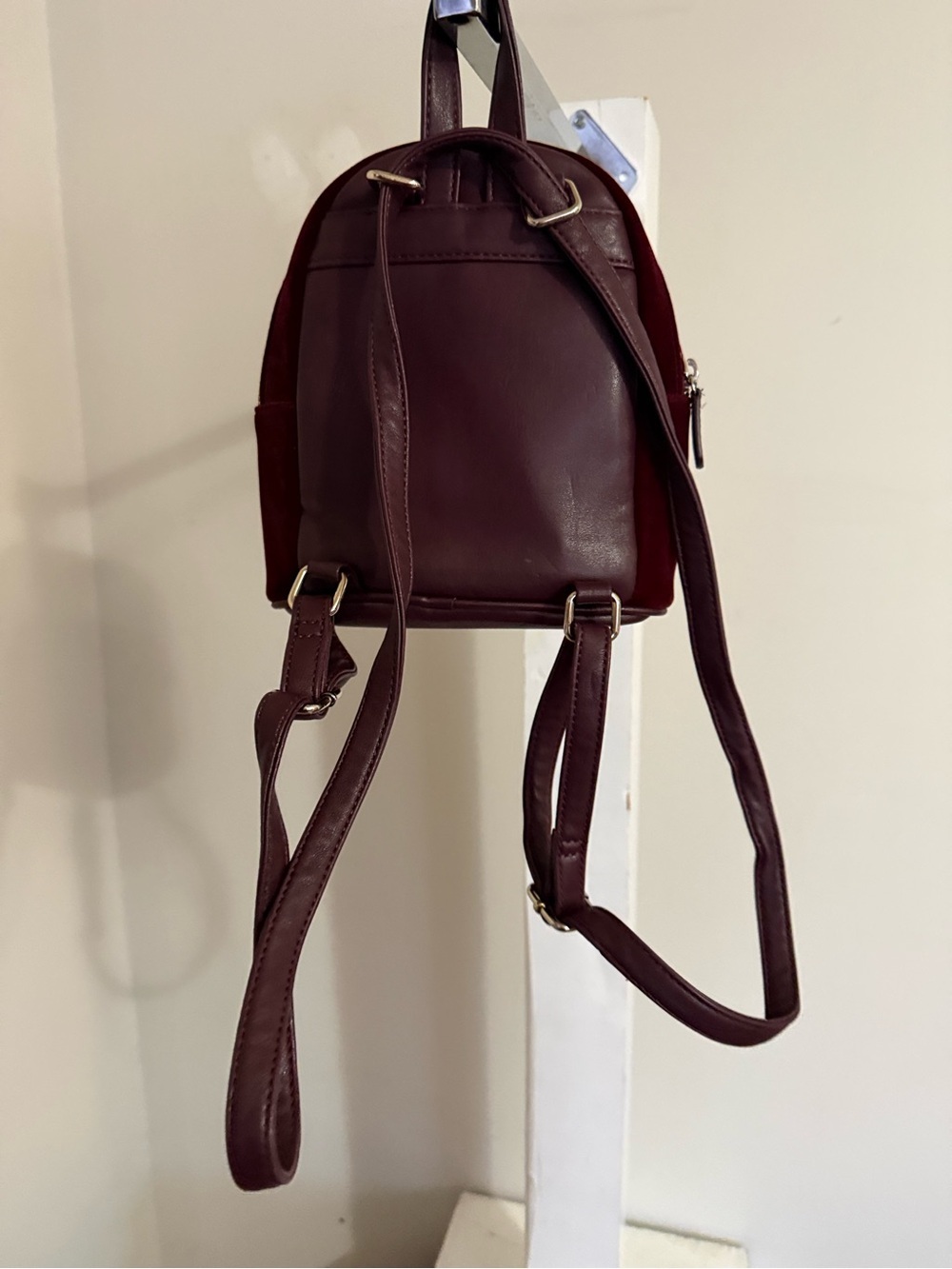 New Guess Mini Backpack - Picture 9 of 12